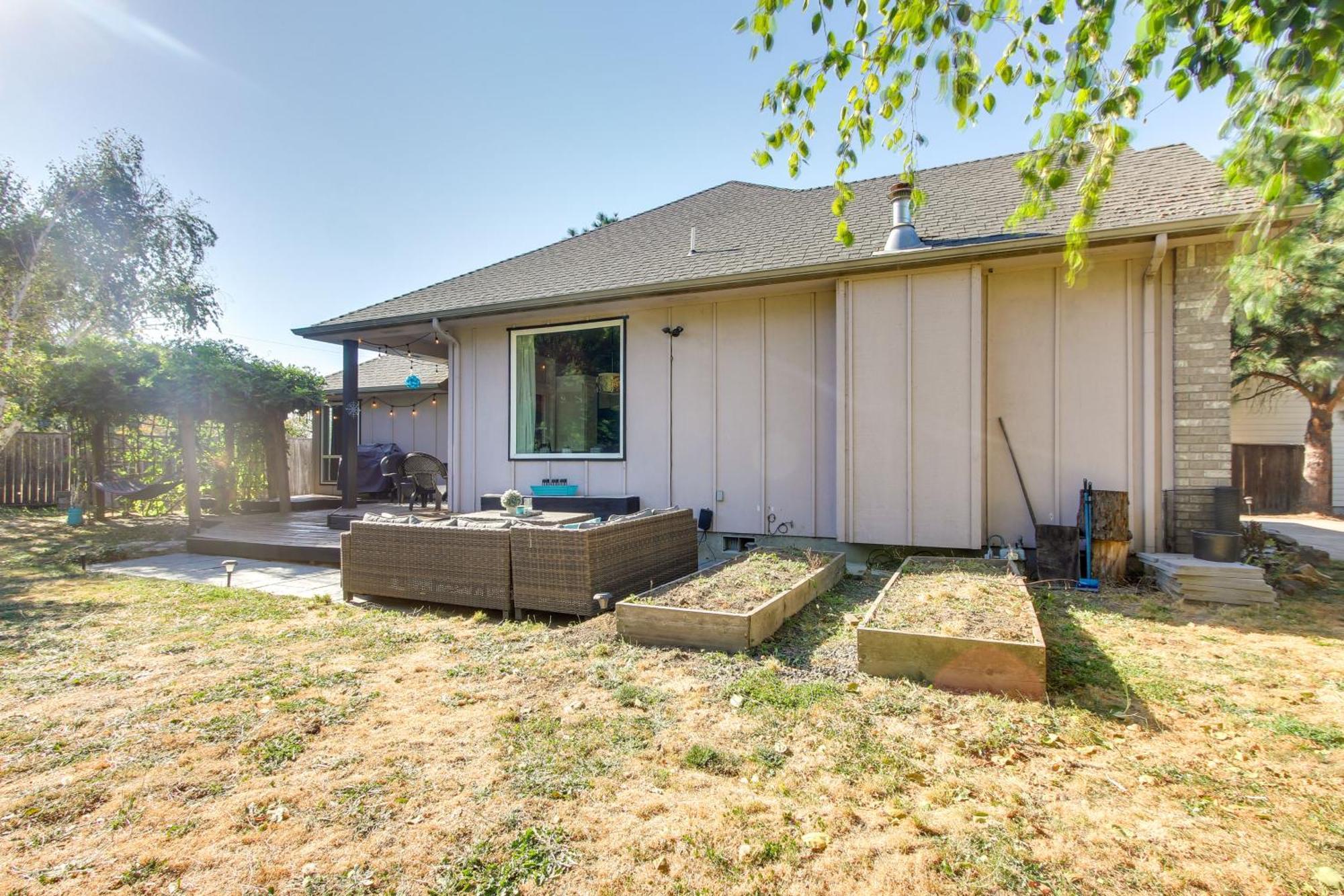 Pet-Friendly Home With Grill, 2 Mi To Autzen Stadium Springfield Exterior foto