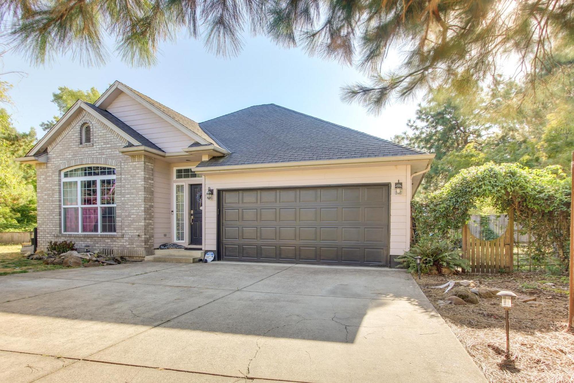 Pet-Friendly Home With Grill, 2 Mi To Autzen Stadium Springfield Exterior foto